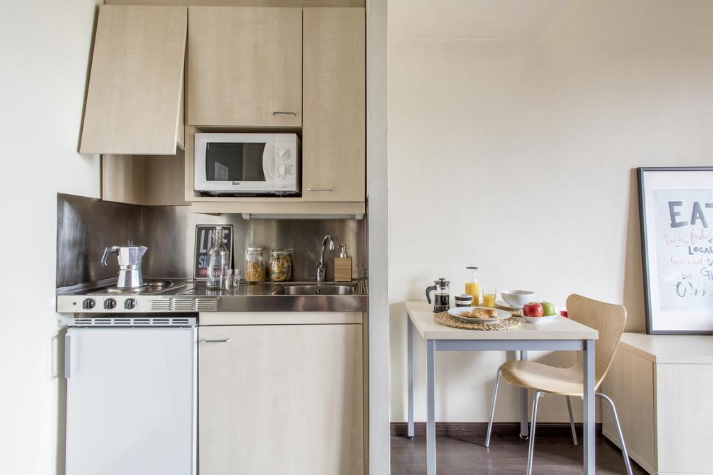 אלקאלה דה הנארס Residencia Universitaria Resa Giner De Los Rios מראה חיצוני תמונה