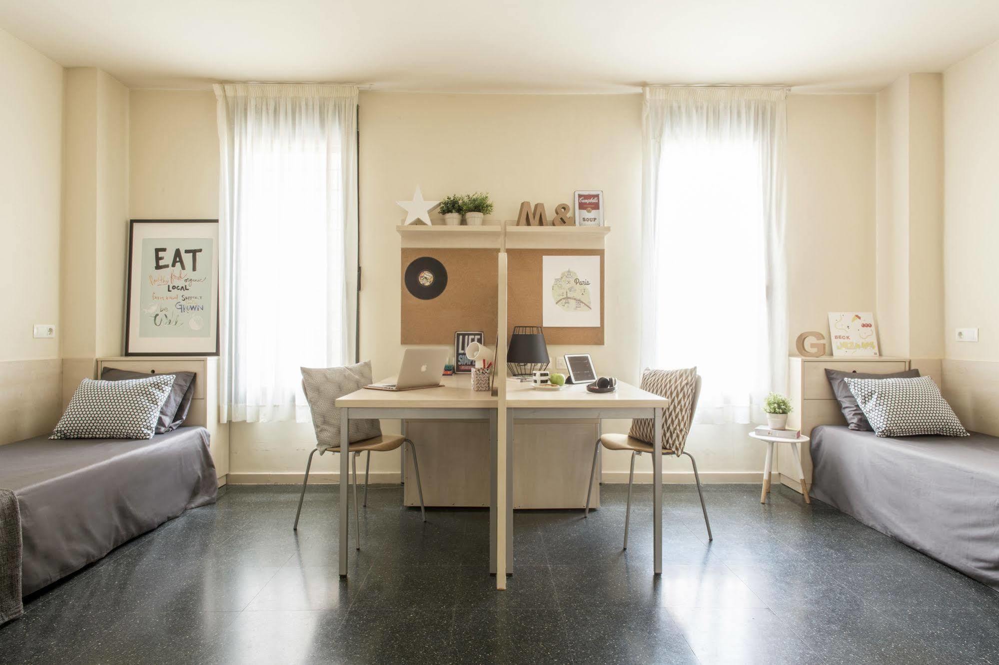 אלקאלה דה הנארס Residencia Universitaria Resa Giner De Los Rios מראה חיצוני תמונה
